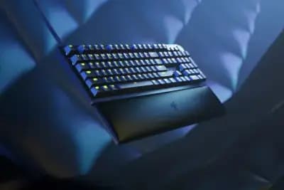 RZ03-03930100-R3M1, Razer Keyboard Huntsman V2 RGB 108key Red Switch USB EN, black