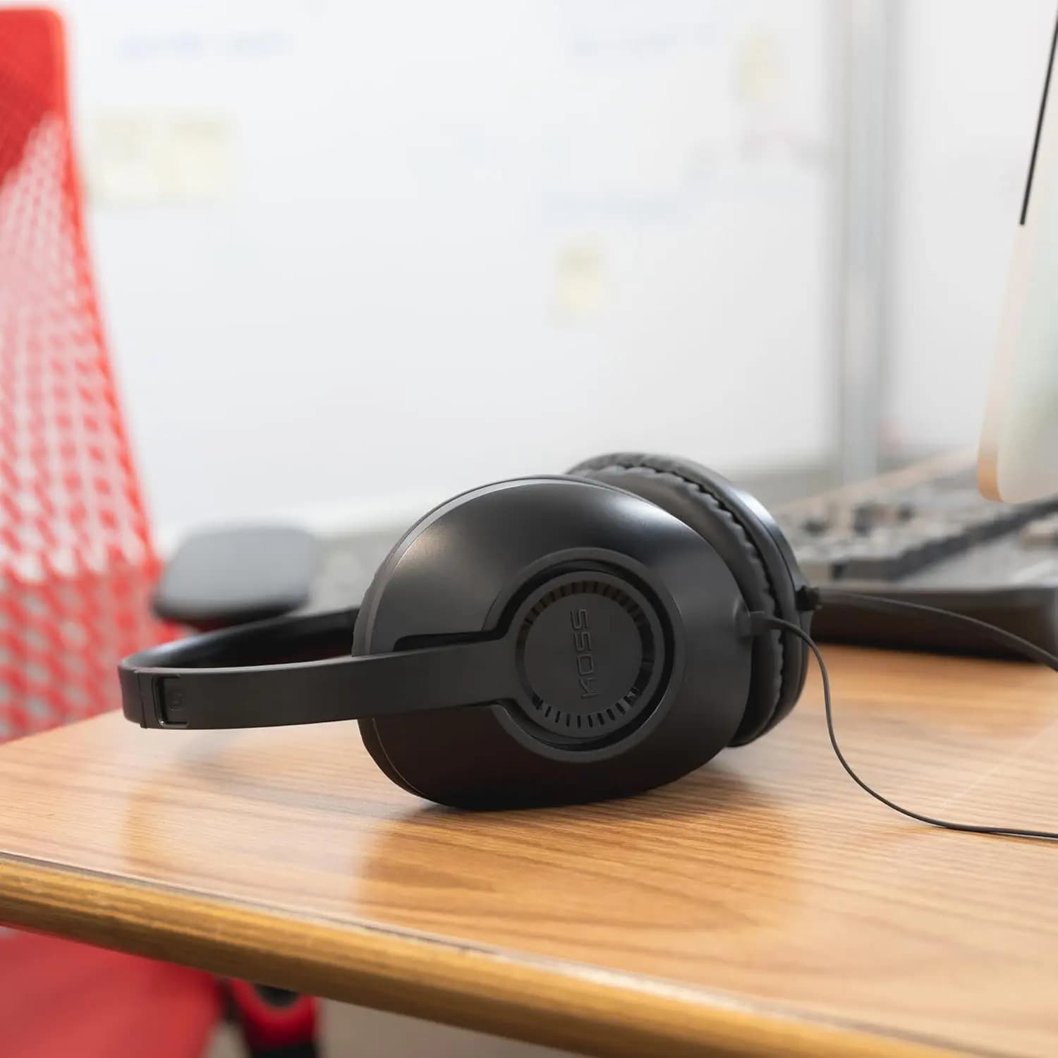 KOSS, UR23iK  Over Ear Headphone Black