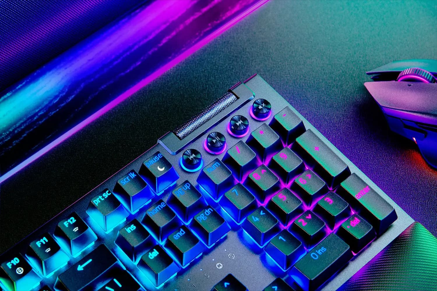 Razer, BlackWidow V4 Pro, (RGB) Keyboard Black