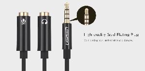 AV141 UGREEN (30620) 3.5mm male to 2 Female Audio Cable ABS Case (Black) 